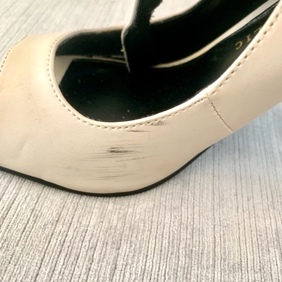 ❌❌ ❌SOLD❌❌❌ ROCK & REPUBLIC sandals SIZE 8 1/2 🔥🔥 - Picture 7 of 14